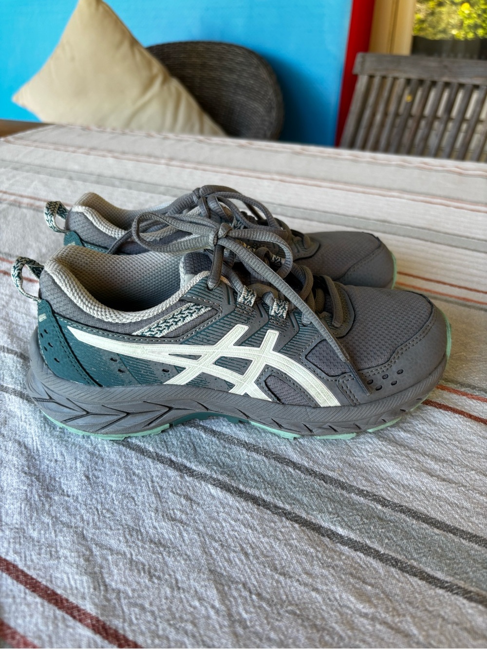 ASICS Kids Gray Sneakers with Mint and White Accents size 2
